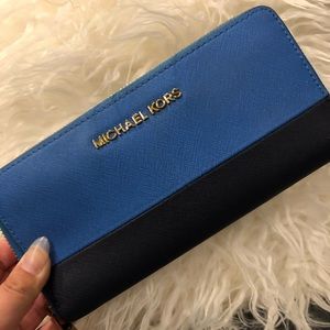 S O L D - Michael Kors Wallet